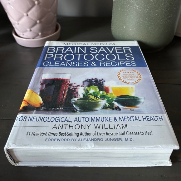 Medical medium hardcover book, brain saver protocols and recipes book - Picture 1 of 3